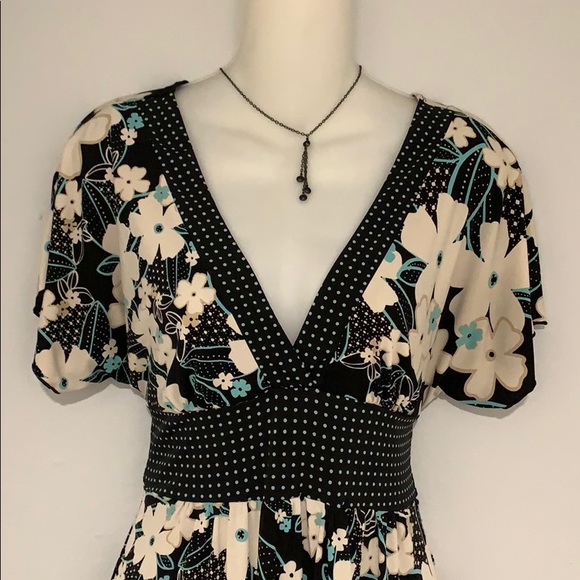 Wishes Wishes Wishes Dresses & Skirts - Floral & Polka dot Summer Dress